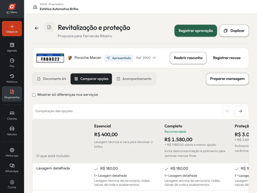 As opções de um orçamento lado a lado no tablet, com a recomendada em destaque